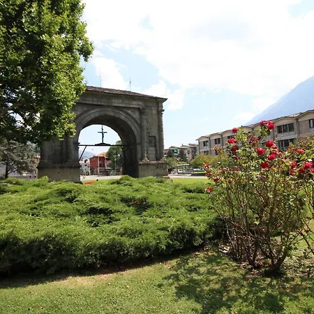 Appartamento Porta Praetoria - Affitti Brevi Italia Aosta Esterno foto