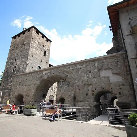 Appartamento Porta Praetoria - Affitti Brevi Italia Aosta Esterno foto
