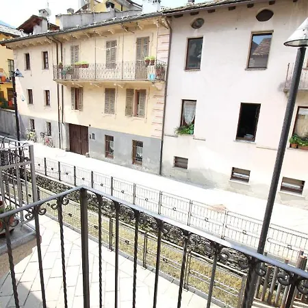 Appartamento Porta Praetoria - Affitti Brevi Italia Aosta Esterno foto