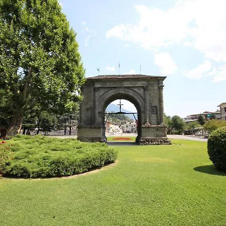 Appartamento Porta Praetoria - Affitti Brevi Italia Aosta Esterno foto